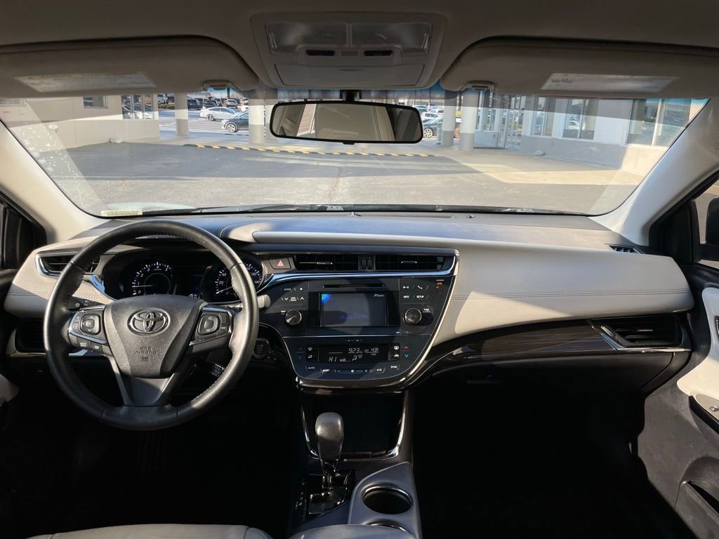 Used 2013 Toyota Avalon XLE image 10