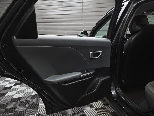 Used 2025 Kia K4 FWD image 31