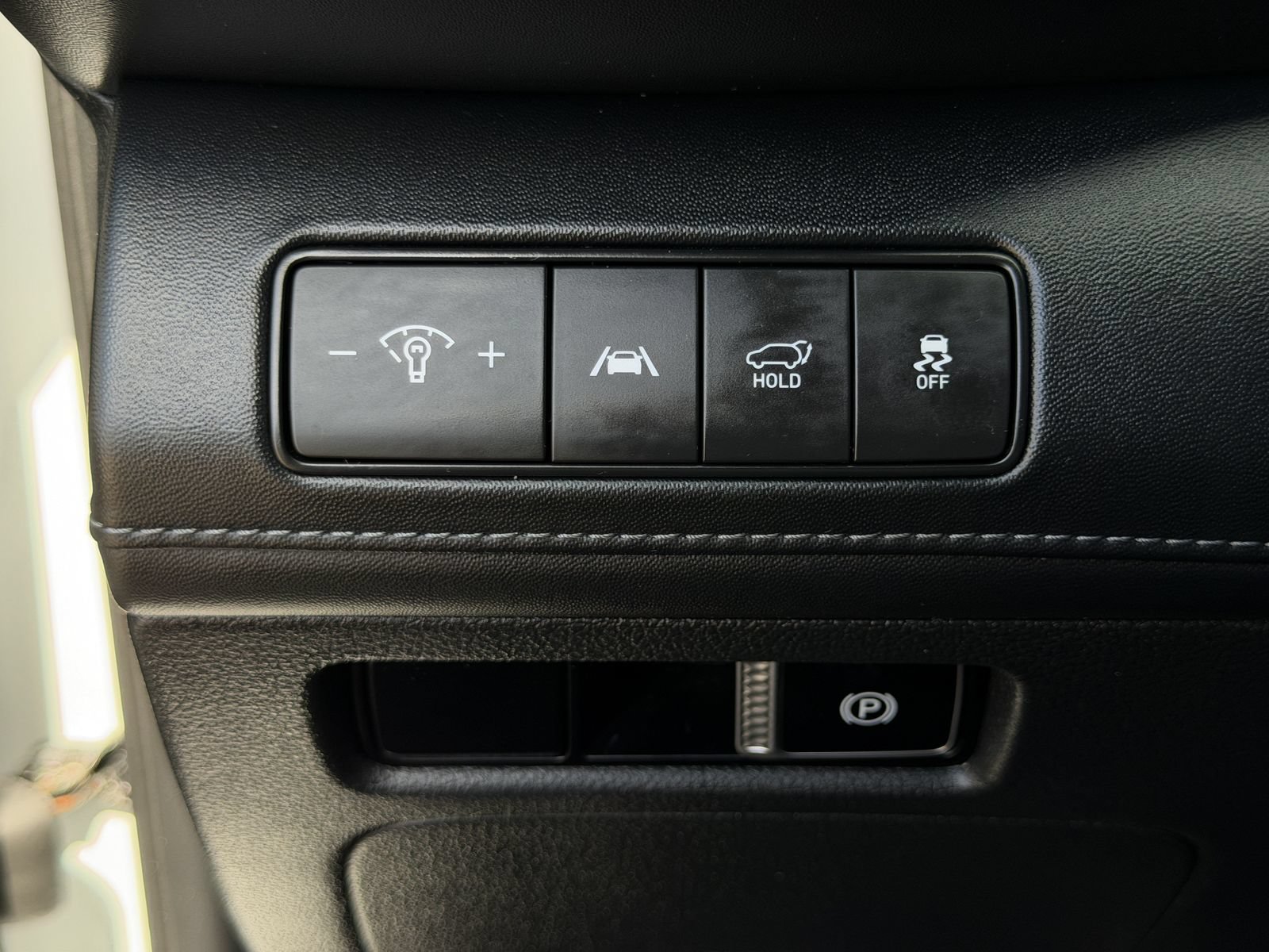 Used 2021 Hyundai Santa Fe SEL w/ Convenience + Premium Package FWD image 22