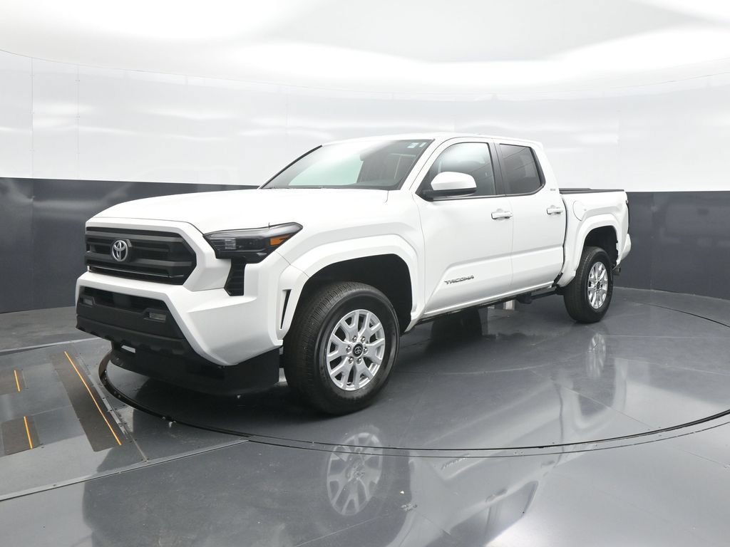 Used 2025 Toyota Tacoma SR5 AWD/4WD image 3