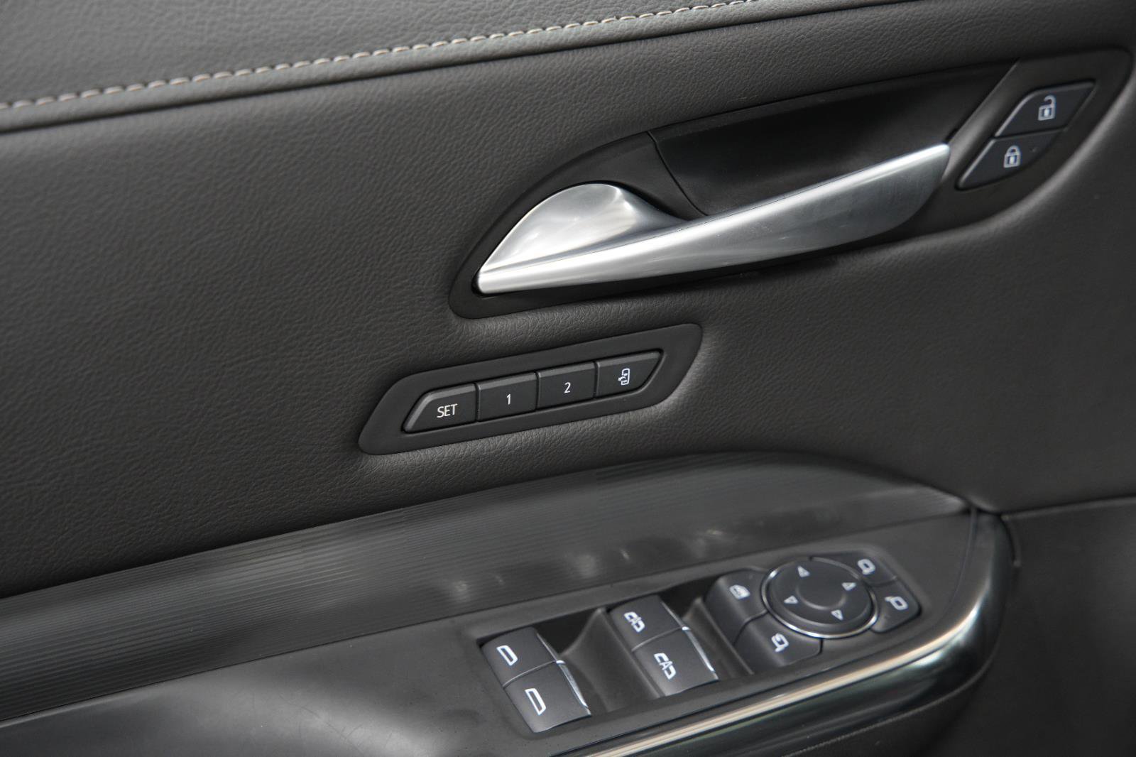 Used 2025 Cadillac XT4 Premium Luxury image 24