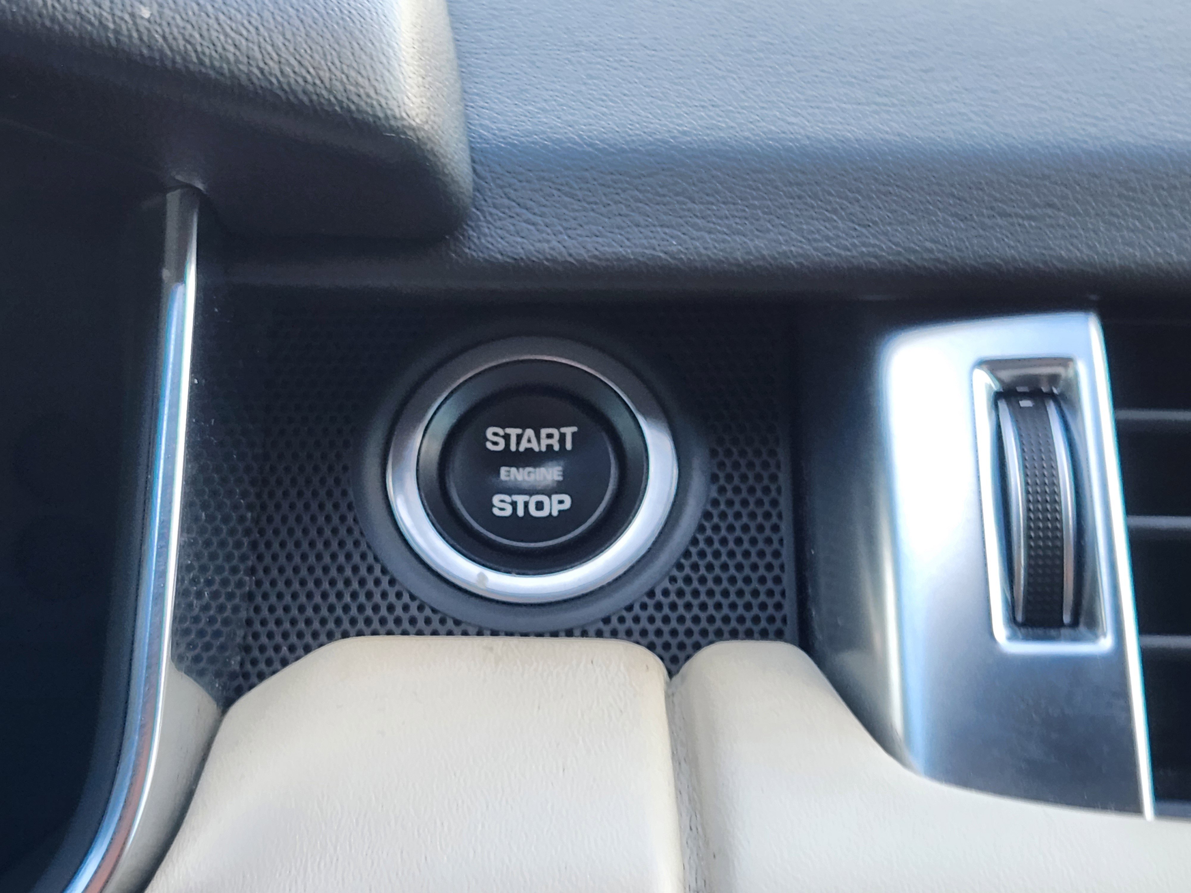 Used 2020 Land Rover Range Rover Sport HST image 33