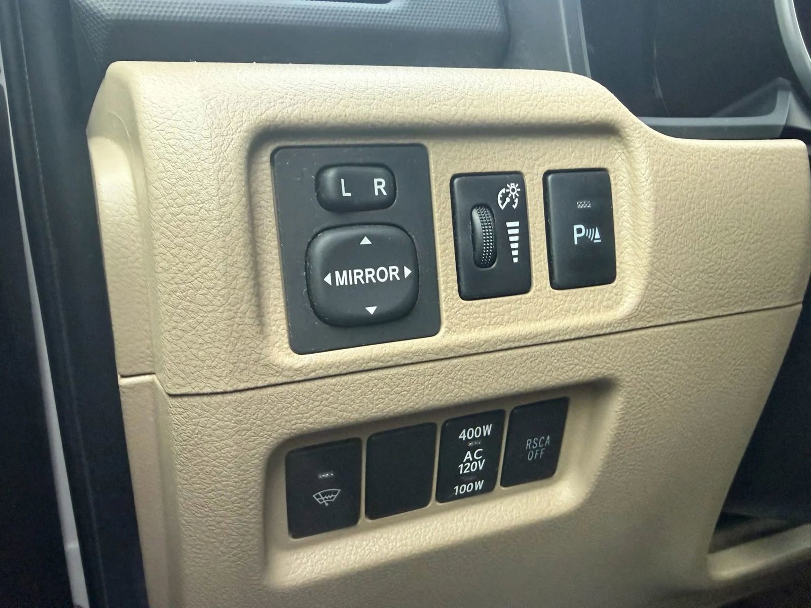 Used 2013 Toyota 4Runner SR5 w/ Convenience Pkg image 19