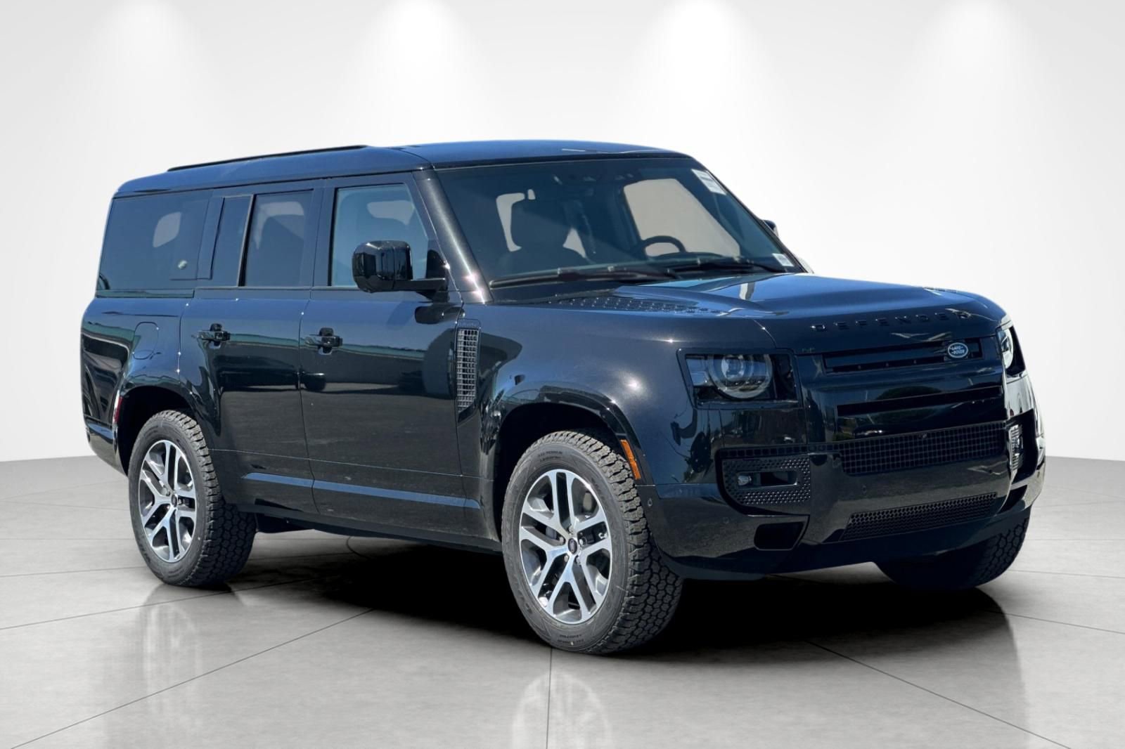 New 2024 Land Rover Defender 130 X-Dynamic SE image 8