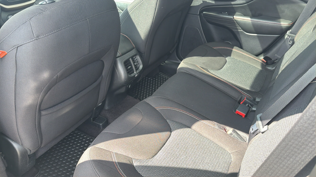 Used 2017 Jeep Cherokee 75th Anniversary FWD image 25