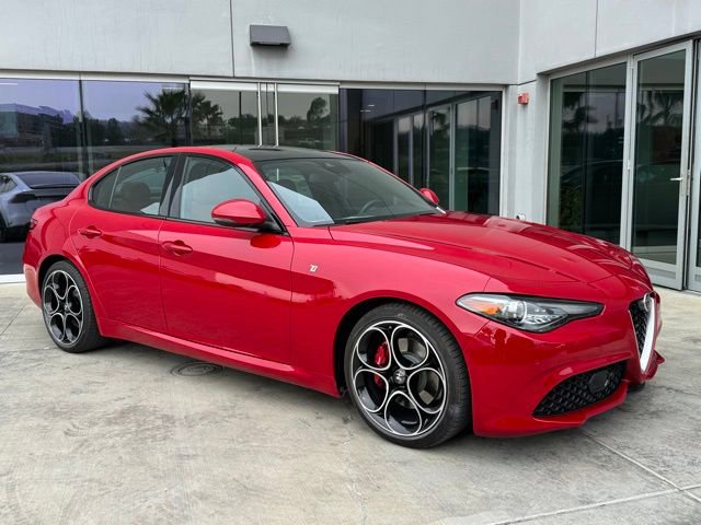 Used 2023 Alfa Romeo Giulia Ti w/ Active Assist Plus Package video 1