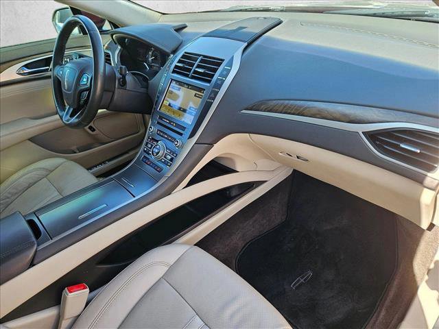 Used 2017 Lincoln MKZ Reserve image 23