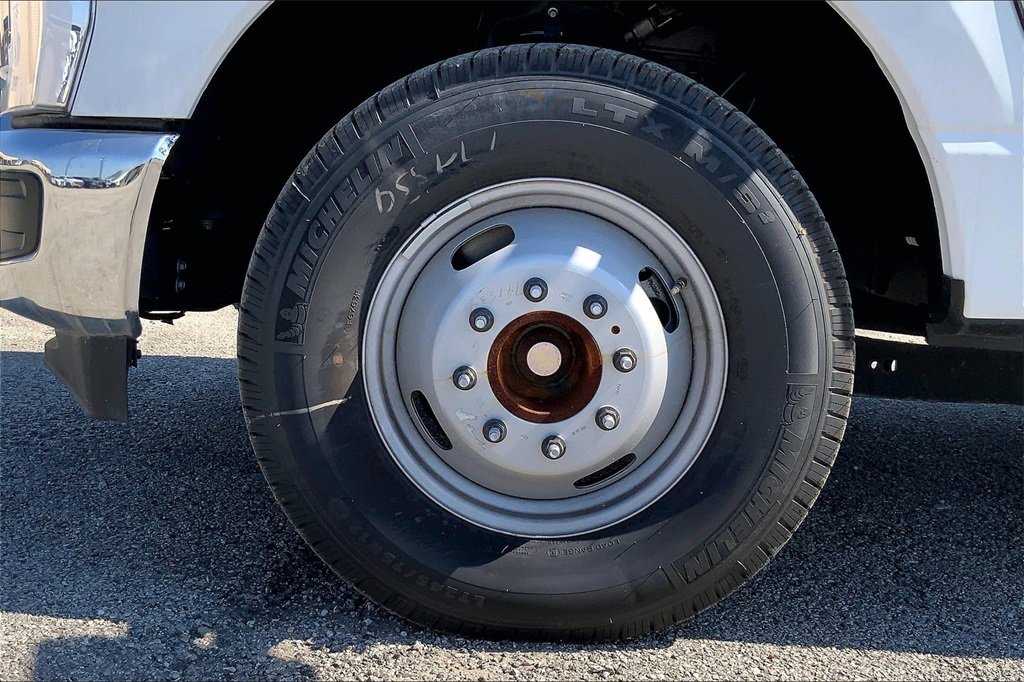New 2023 Ford F350 XL w/ XL Chrome Package image 10