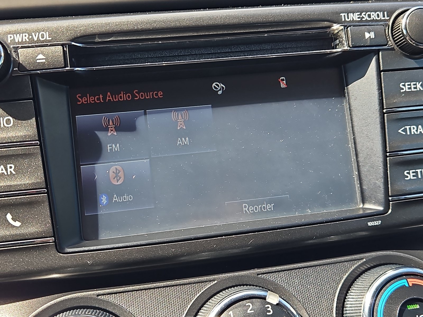 Used 2014 Toyota RAV4 LE FWD image 17