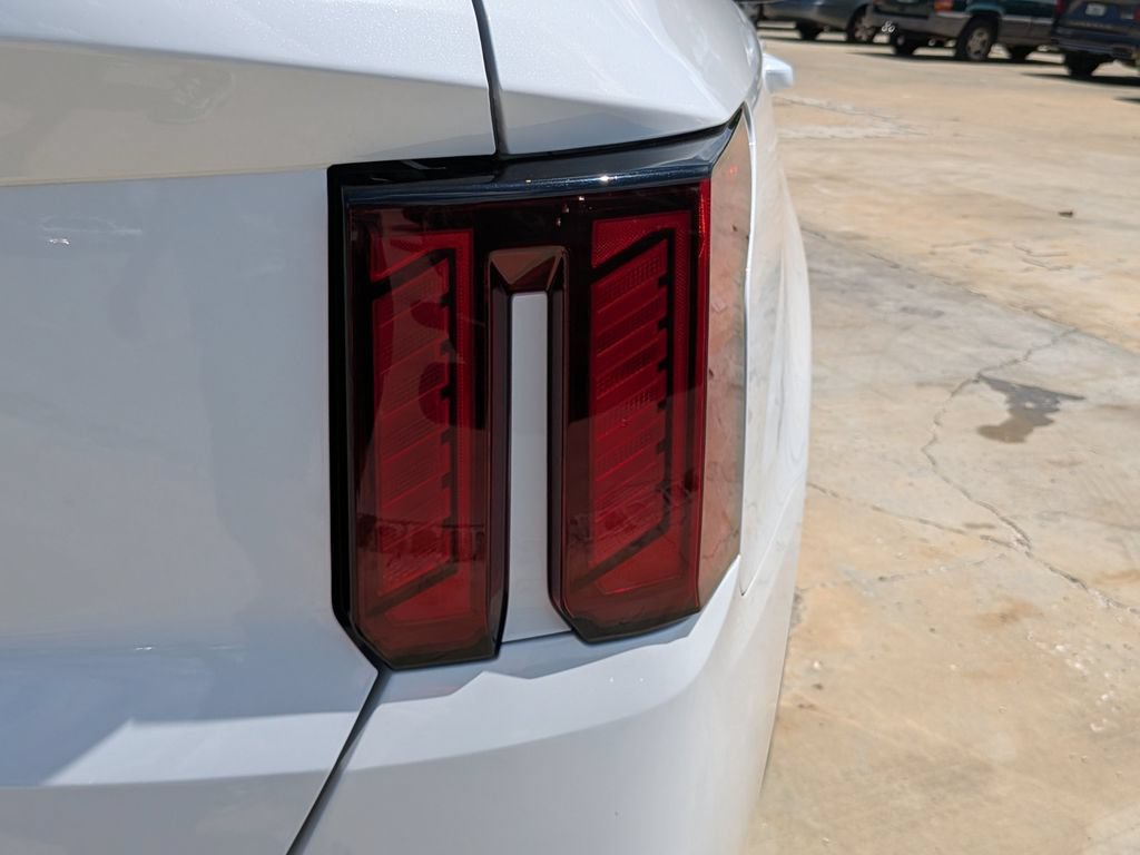 Certified 2024 Kia Sorento LX FWD image 11