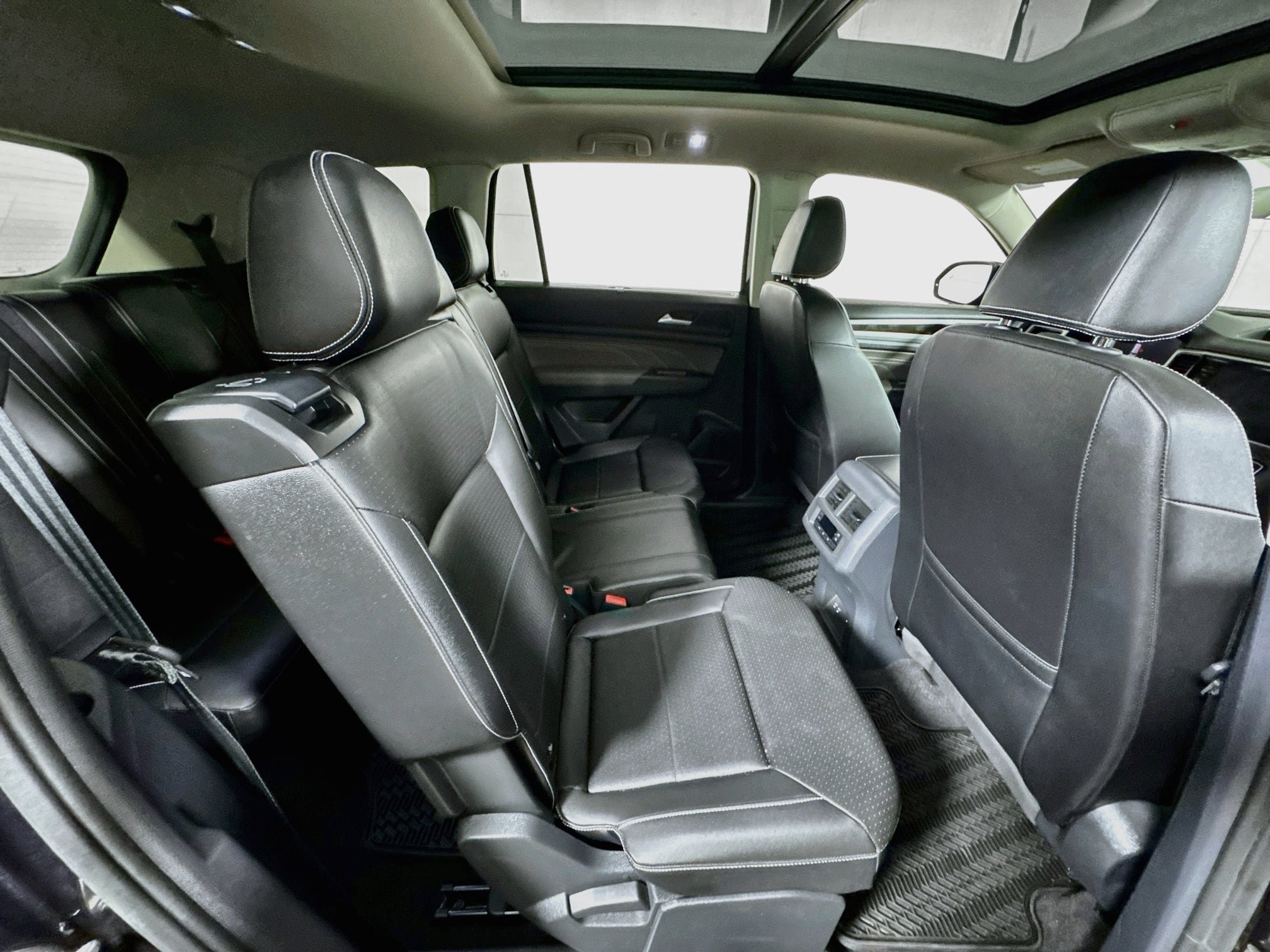 Used 2023 Volkswagen Atlas SE w/ Panoramic Sunroof Package AWD/4WD image 27
