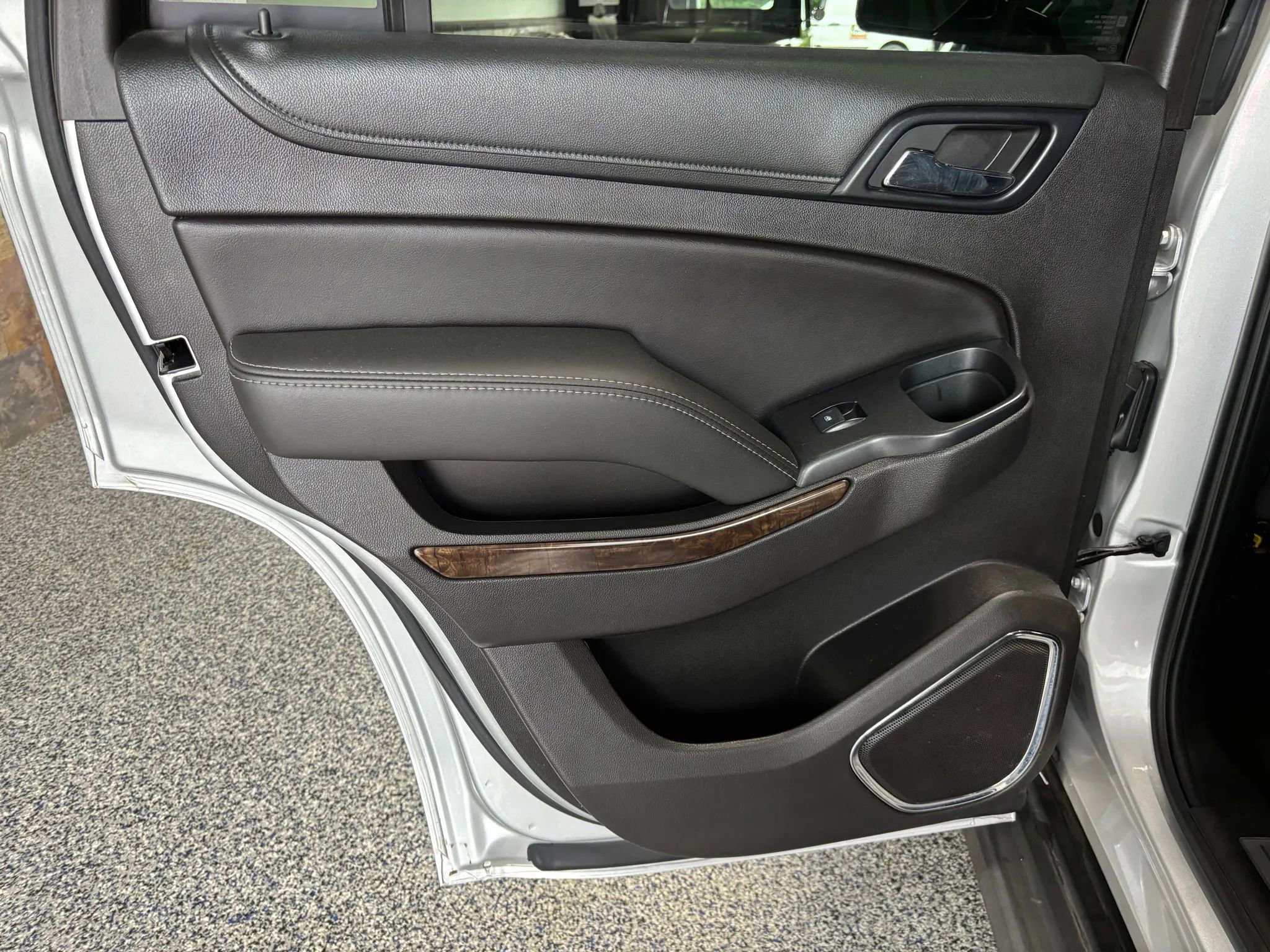 Used 2018 Chevrolet Tahoe LT image 24