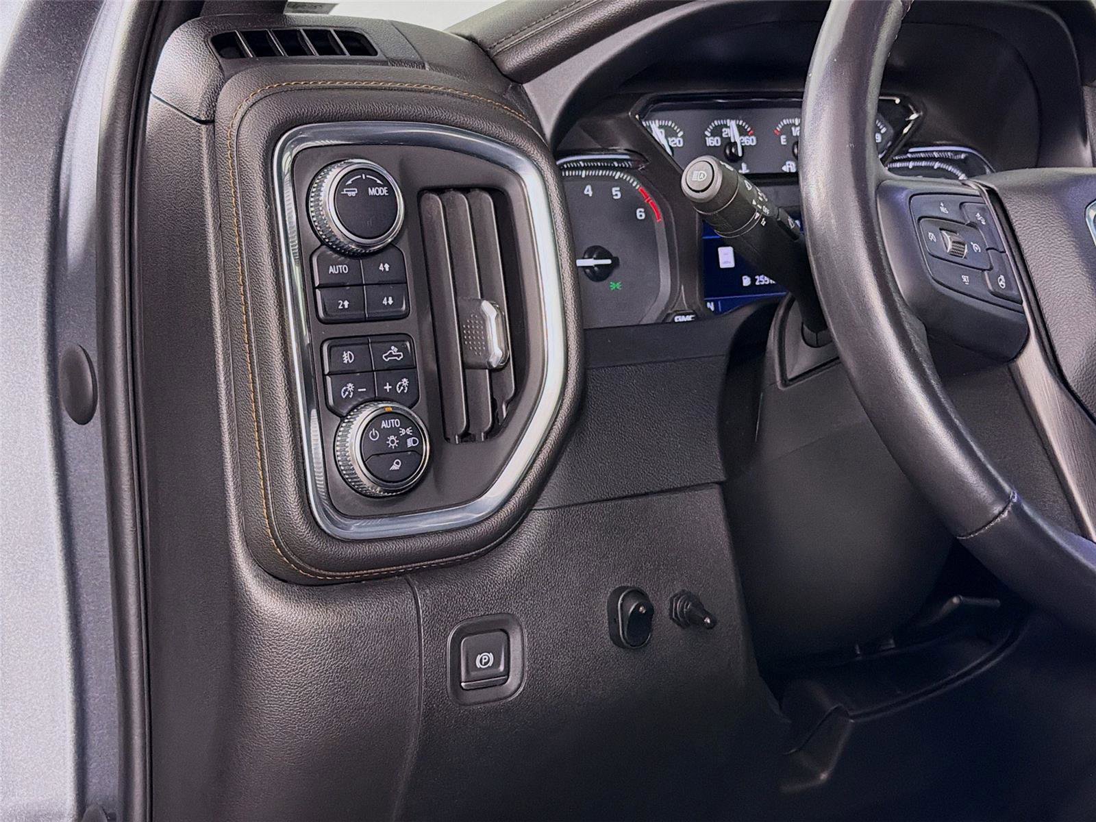 Used 2022 GMC Sierra 1500 AT4 w/ AT4 Preferred Package image 10