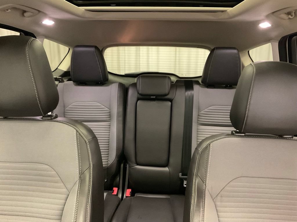 Used 2018 Ford Escape SE w/ SE Sport Appearance Package AWD/4WD image 21