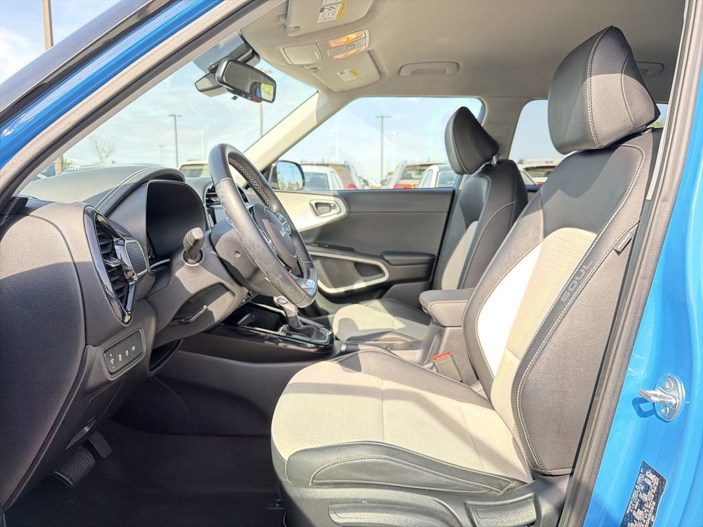 Used 2024 Kia Soul GT-Line FWD image 11
