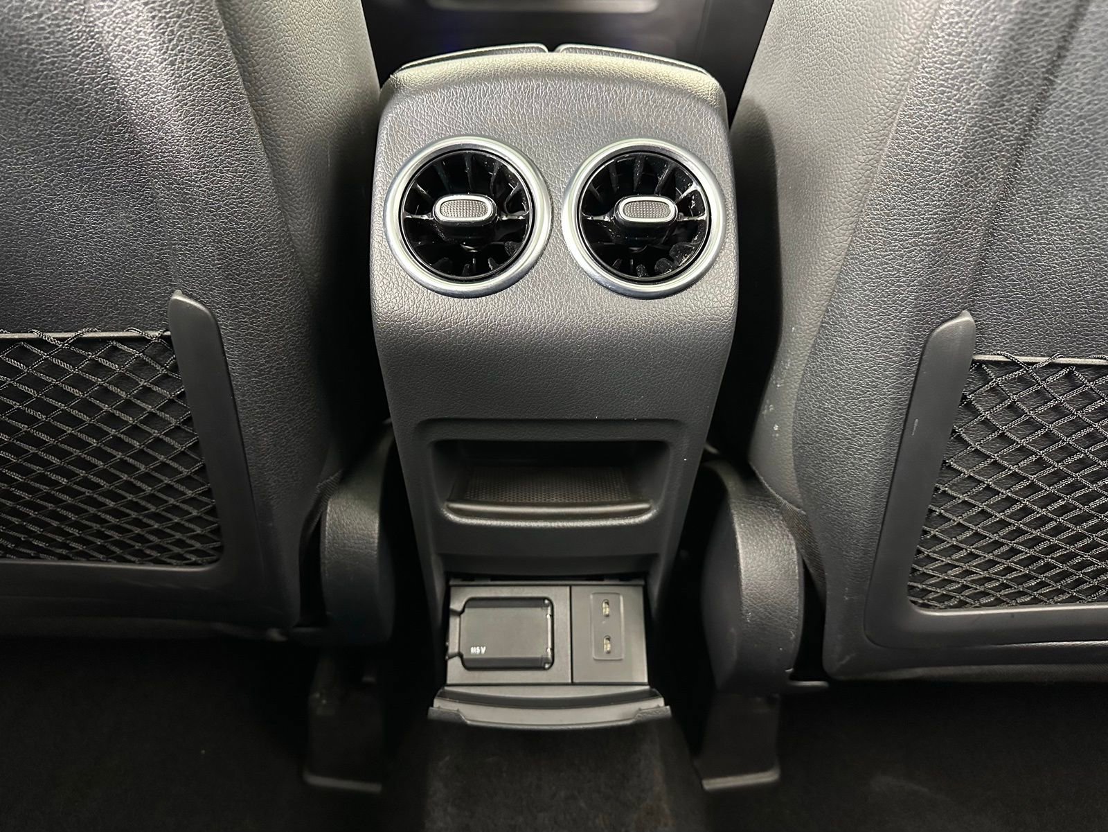 Used 2022 Mercedes-Benz GLB 250 4MATIC image 31