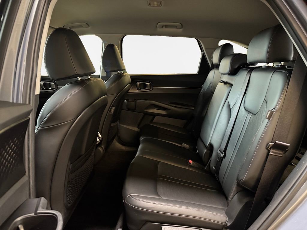 Certified 2025 Kia Sorento S image 24