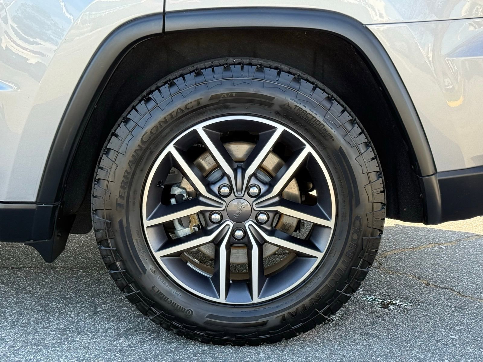 Used 2021 Jeep Grand Cherokee Limited w/ Luxury Group II image 17