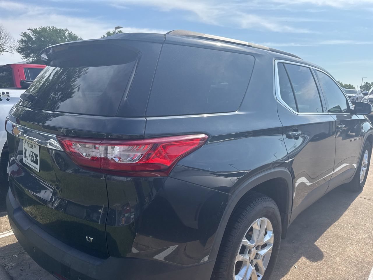 Used 2019 Chevrolet Traverse LT FWD image 6