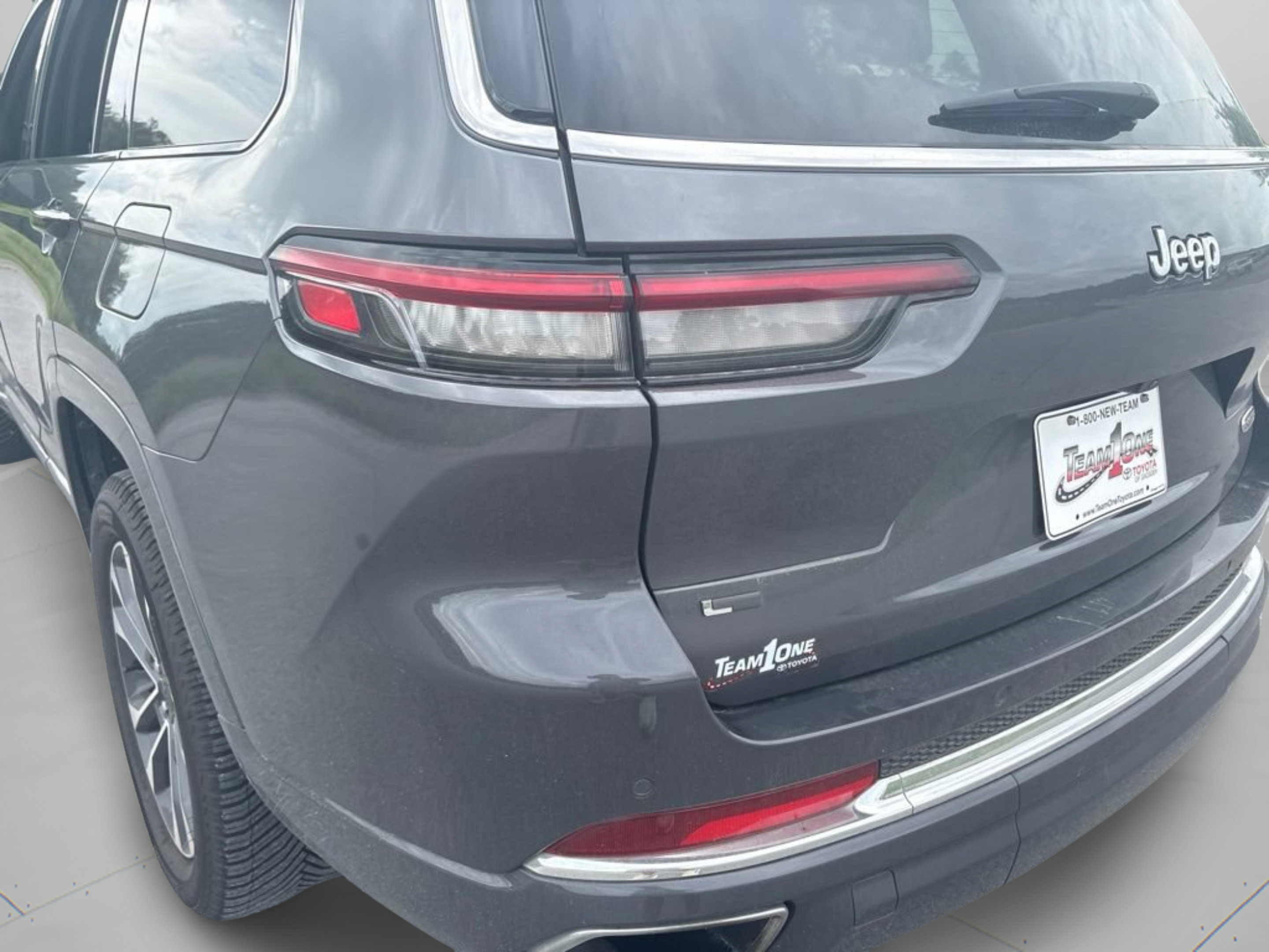 Used 2023 Jeep Grand Cherokee L Overland w/ Trailer Tow Group (B) RWD image 35