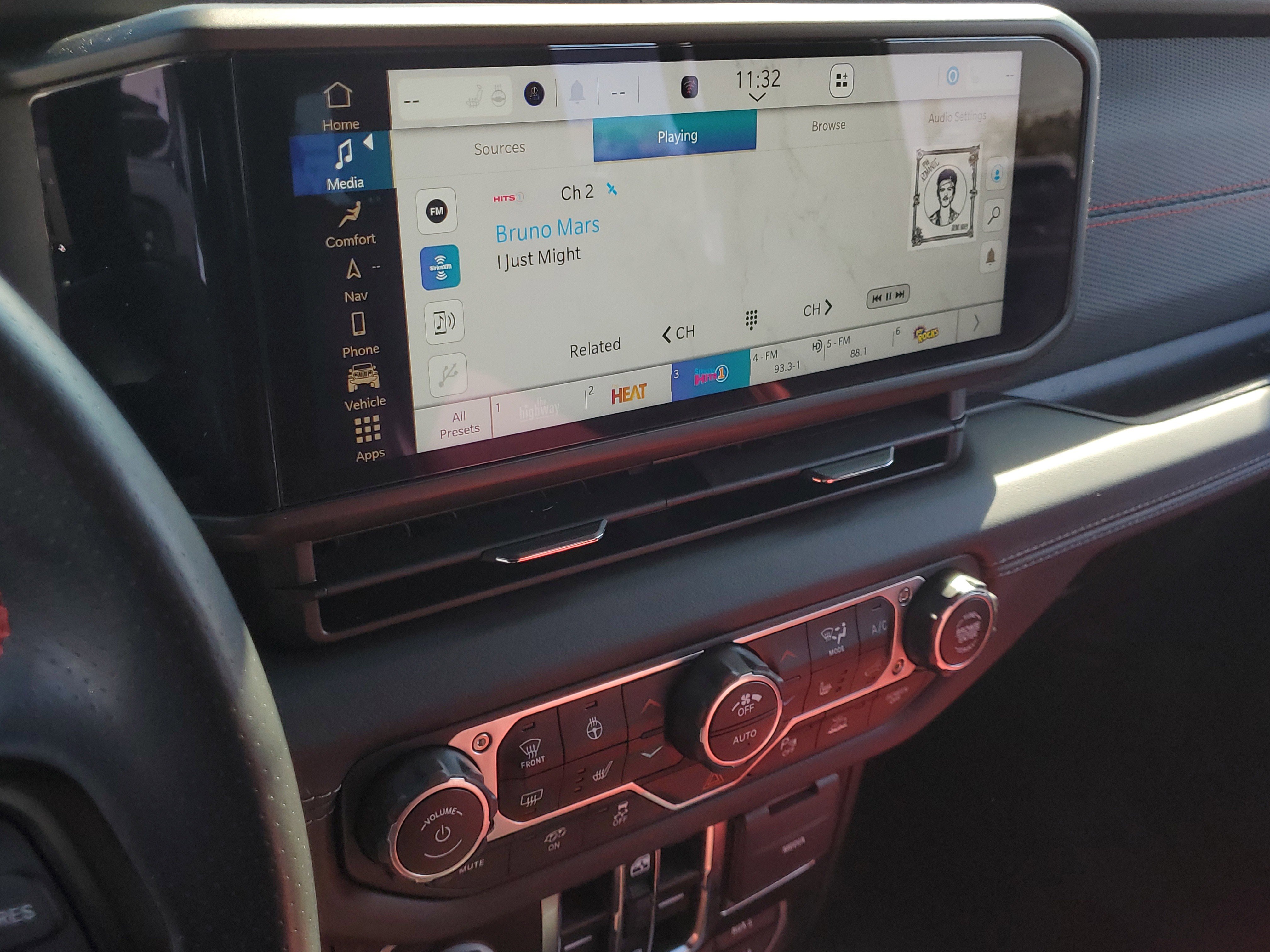 Used 2024 Jeep Wrangler Unlimited Rubicon 392 image 24