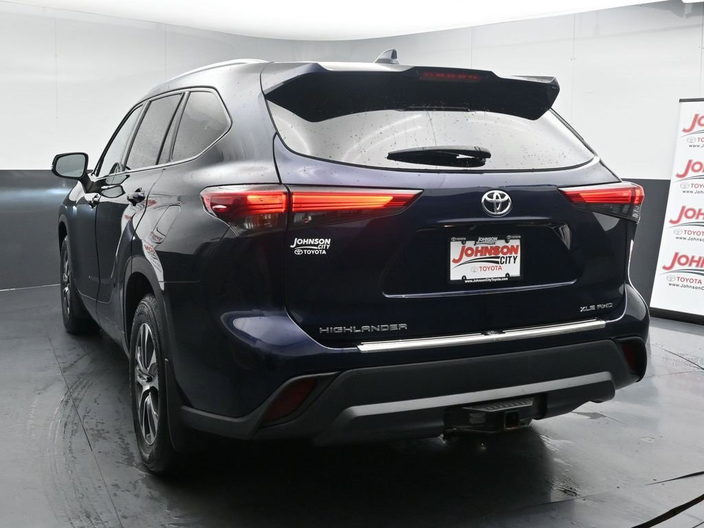 Used 2020 Toyota Highlander XLE image 6