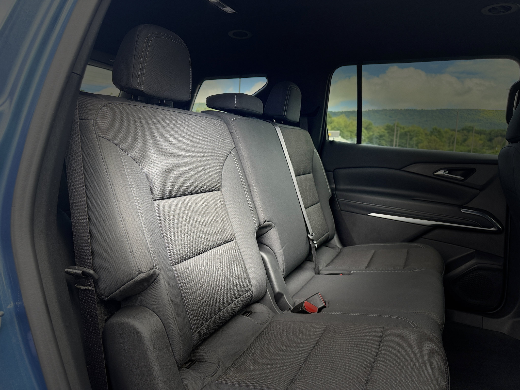 Used 2024 Chevrolet Traverse LS w/ Midnight/Sport Edition AWD/4WD image 29