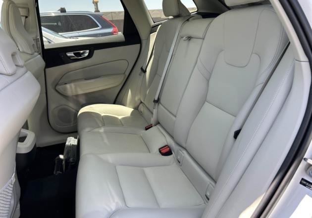 Used 2025 Volvo XC60 B5 Core AWD/4WD image 9