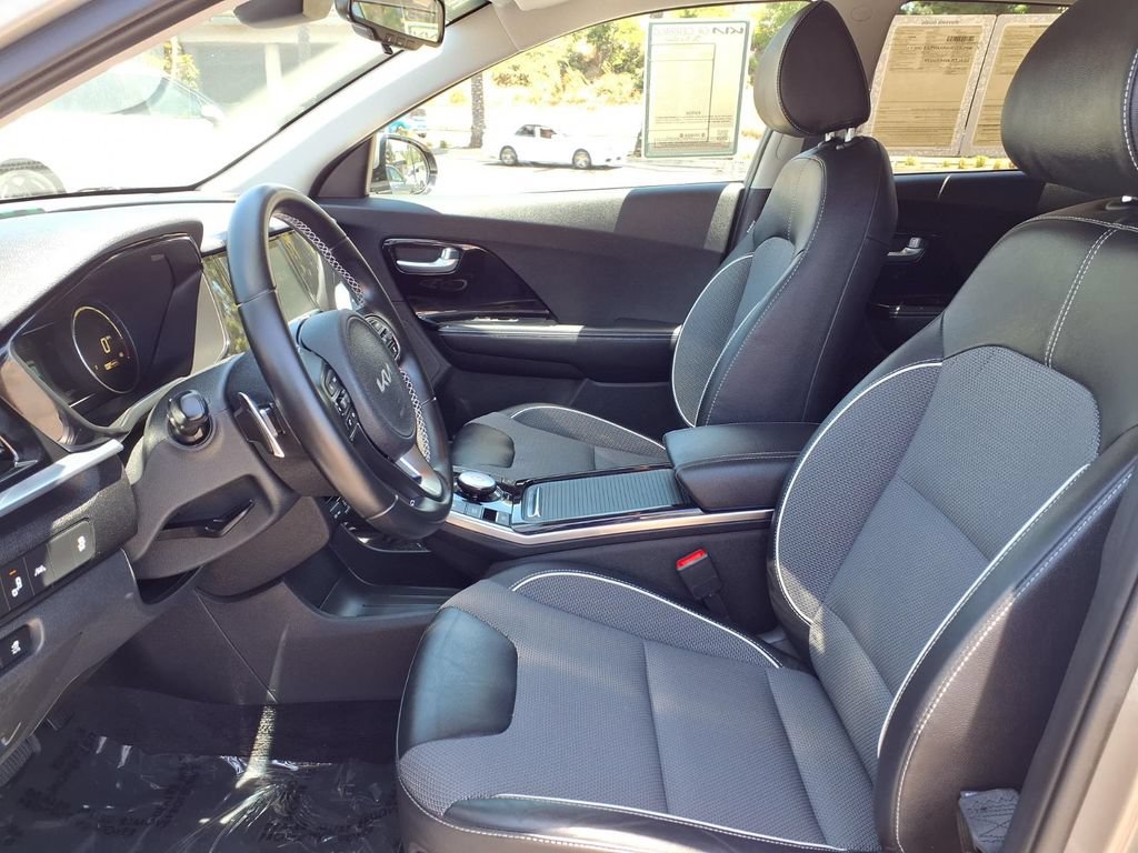Certified 2022 Kia Niro EX FWD image 9
