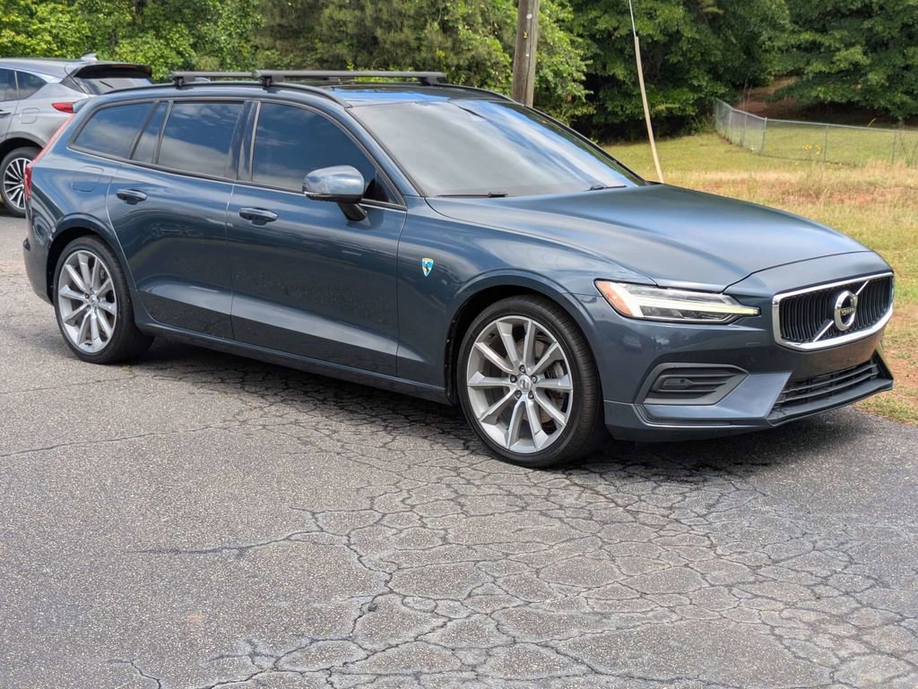 Used 2020 Volvo V60 T5 Momentum FWD image 8