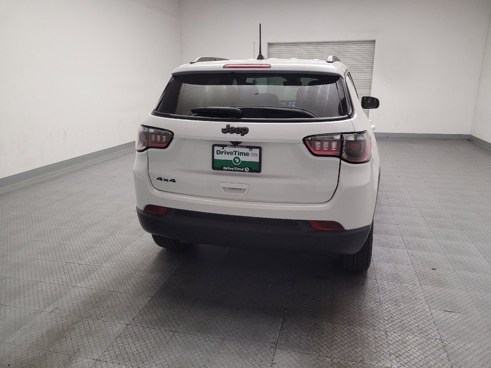 Used 2025 Jeep Compass Latitude w/ Convenience Group AWD/4WD image 7