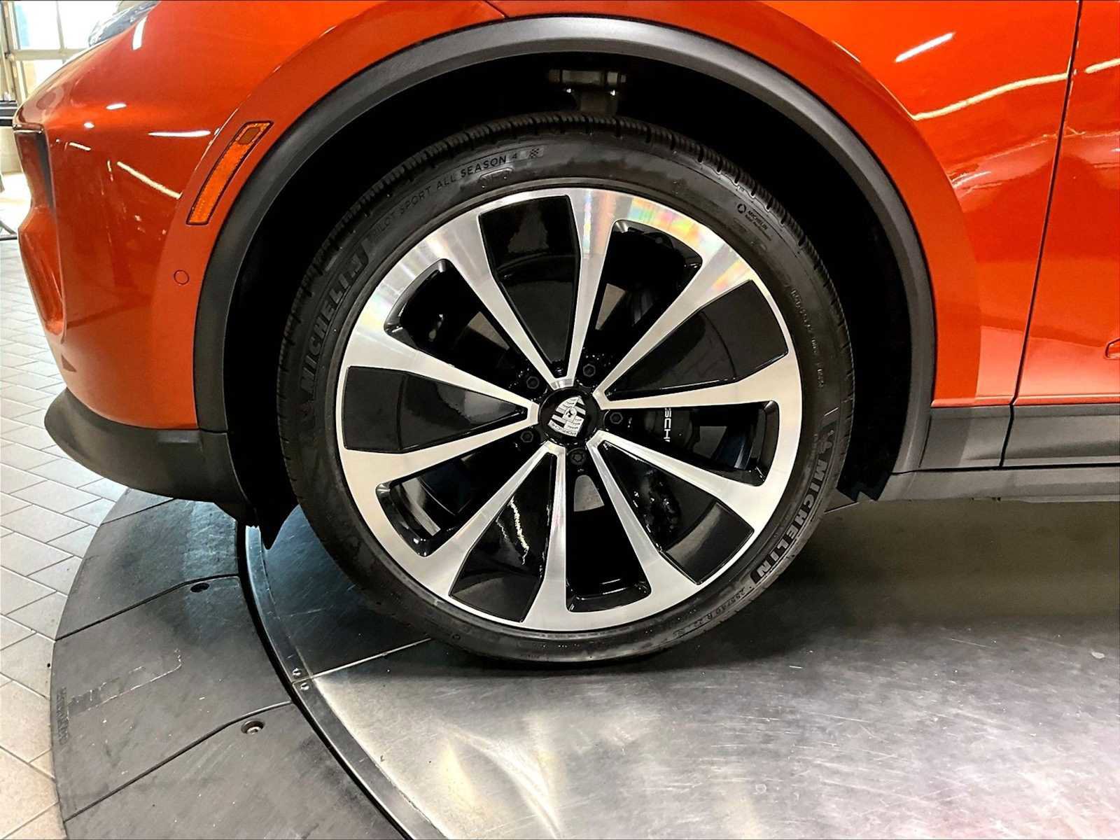 Used 2025 Porsche Macan Electric image 14