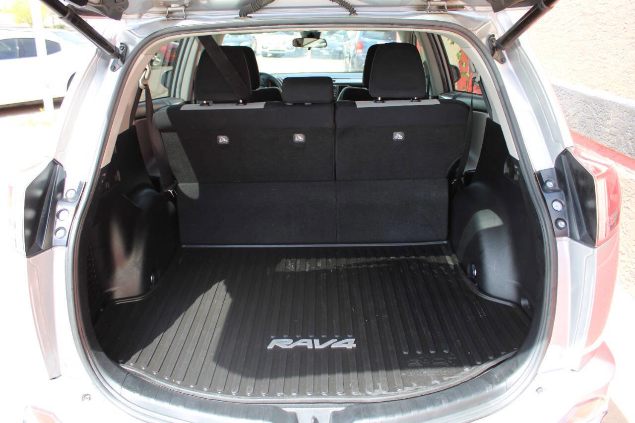 Used 2017 Toyota RAV4 XLE image 4