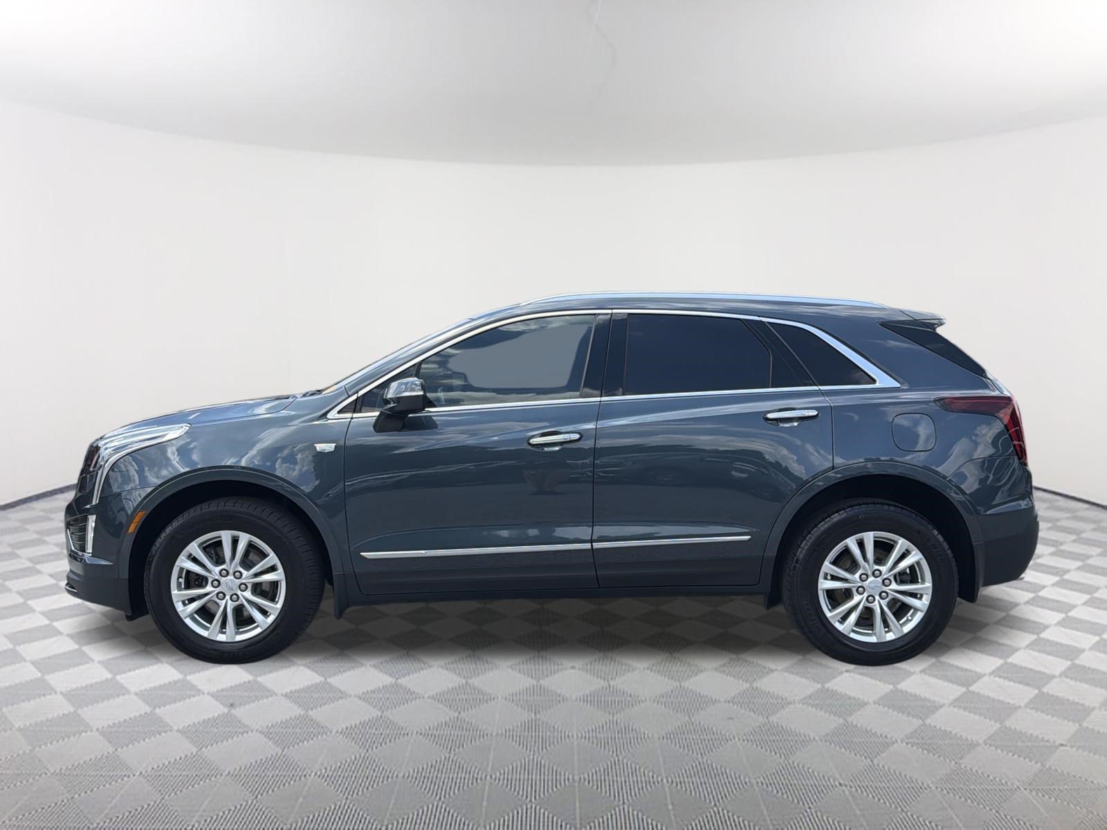 Used 2021 Cadillac XT5 Luxury FWD image 2