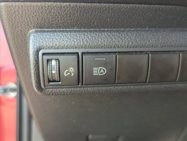 Used 2020 Toyota Corolla LE FWD image 10