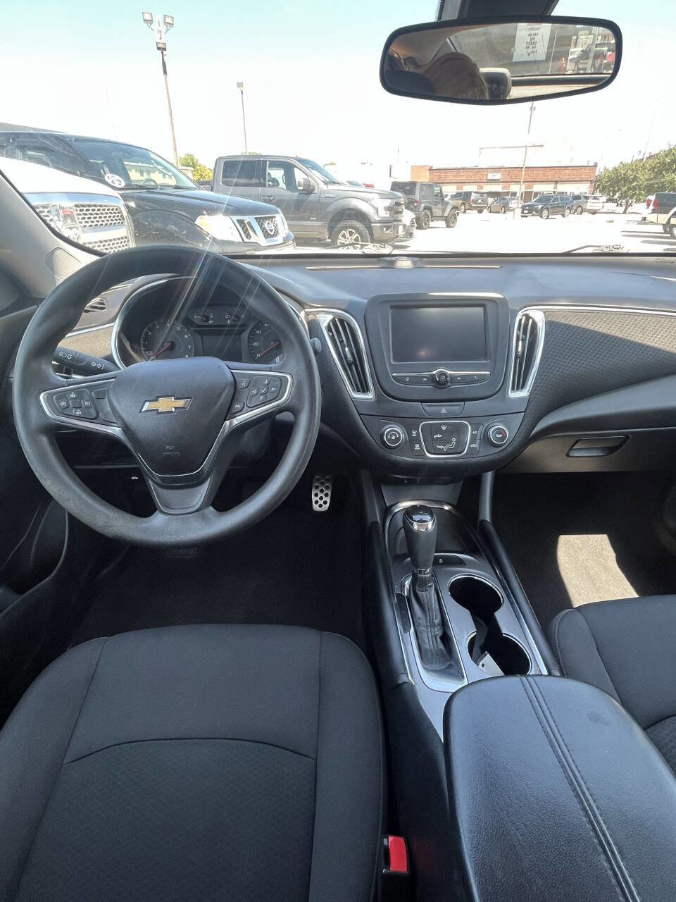 Used 2017 Chevrolet Malibu LT image 19