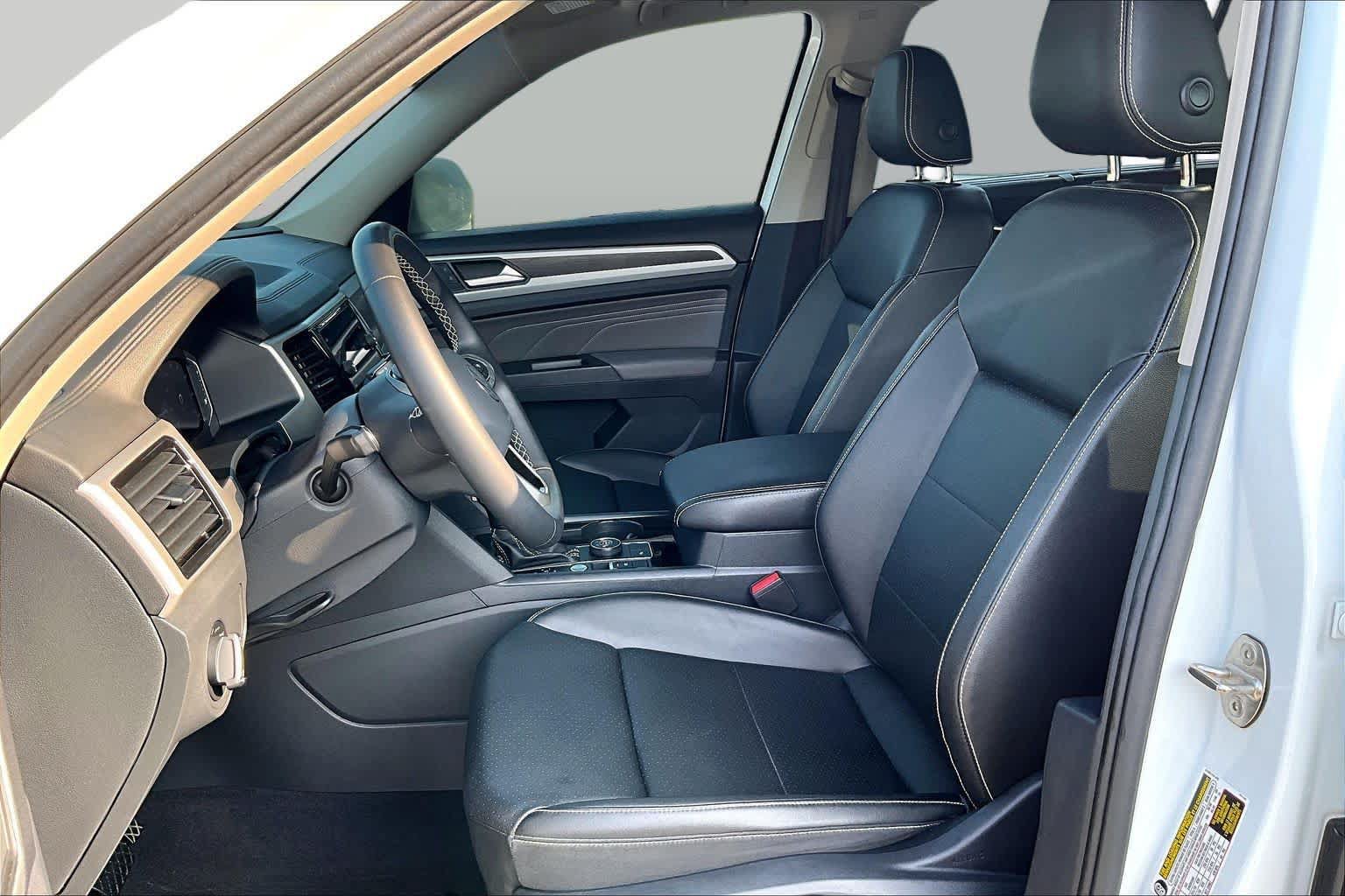 Used 2023 Volkswagen Atlas SE AWD/4WD image 7
