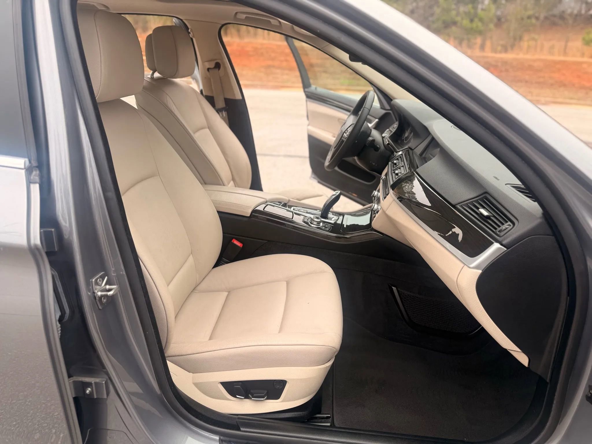 Used 2012 BMW 528i Sedan image 12