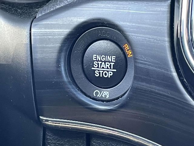 Used 2020 Jeep Grand Cherokee Limited AWD/4WD image 30