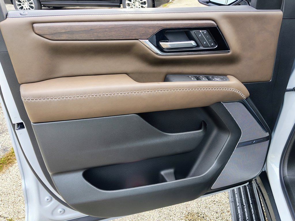 New 2026 GMC Yukon Denali Ultimate AWD/4WD image 23