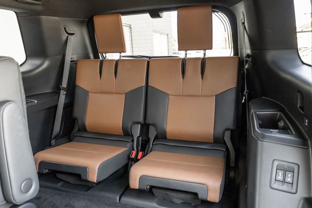 Used 2025 Lexus GX 550 w/ Accessory Package (2T) image 13