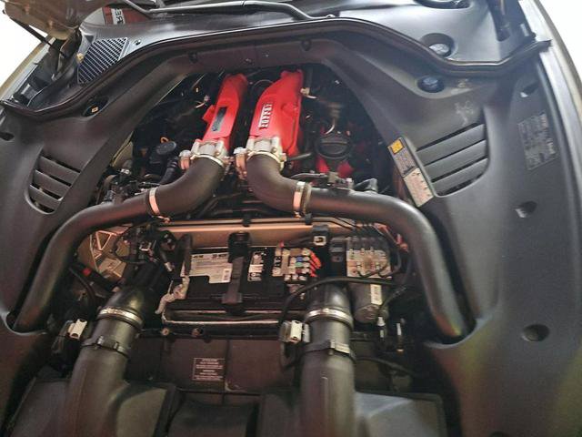 Used 2018 Ferrari California T RWD image 23