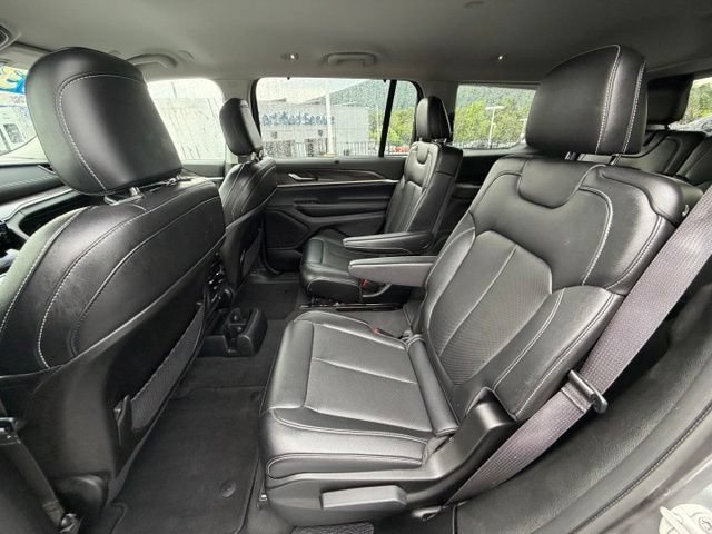 Used 2023 Jeep Grand Cherokee L Limited w/ Luxury Tech Group II AWD/4WD image 37