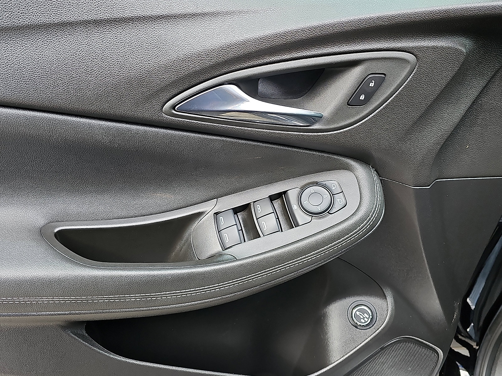 Used 2023 Buick Encore GX Select w/ Experience Buick Package image 12