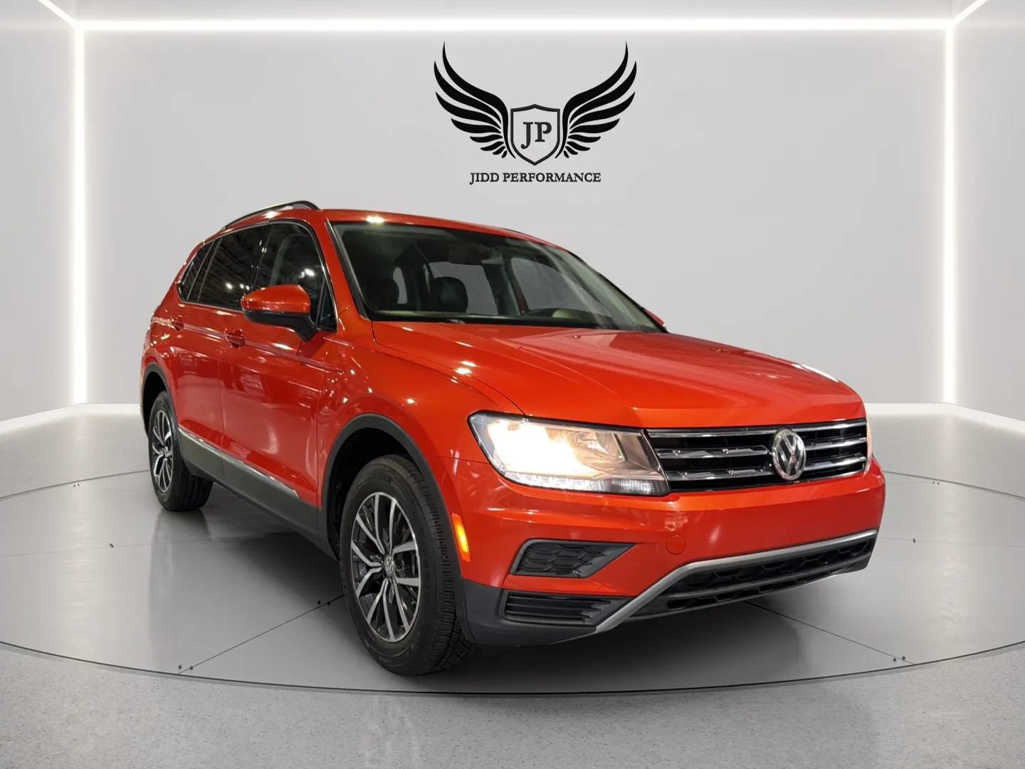 Used 2018 Volkswagen Tiguan SEL FWD image 38