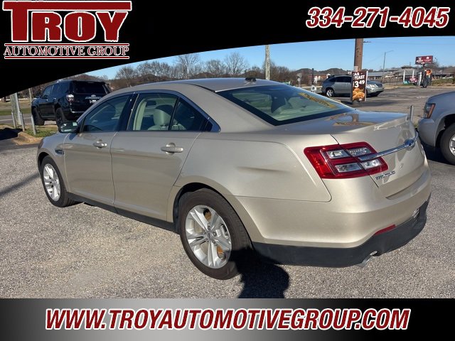 Used 2017 Ford Taurus SE image 14