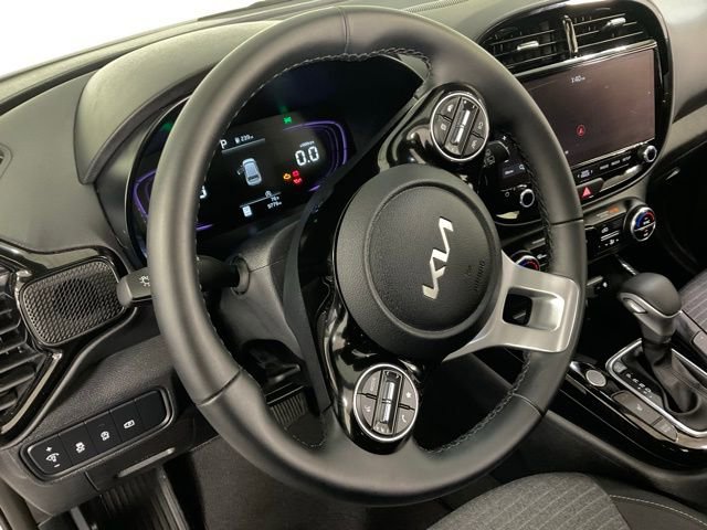 Used 2025 Kia Soul EX image 24