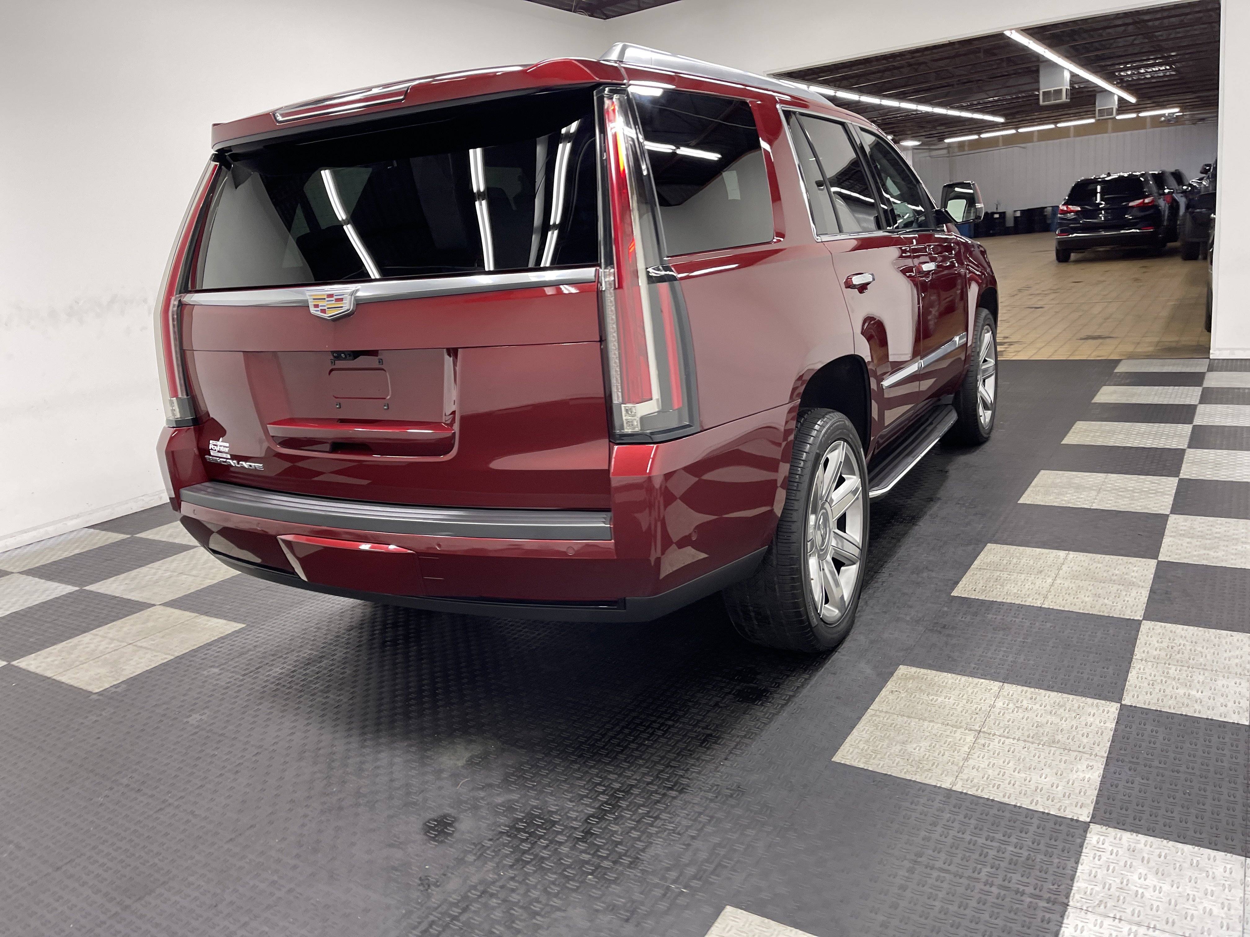 Used 2020 Cadillac Escalade Luxury AWD/4WD image 5