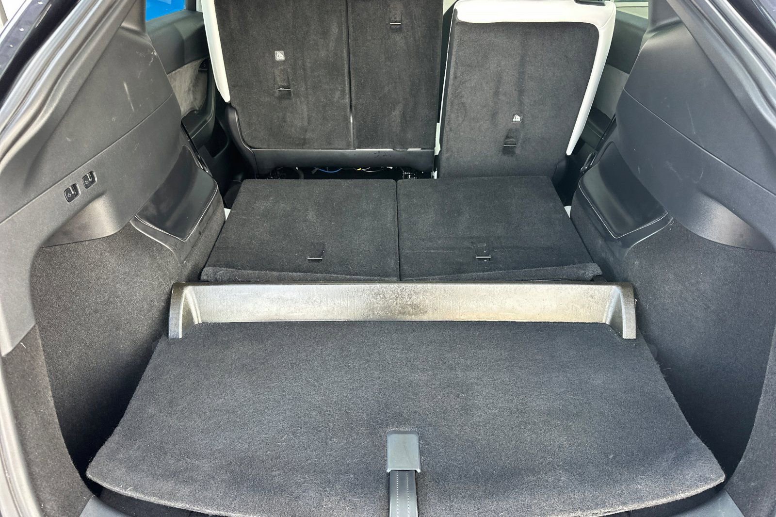 Used 2025 Tesla Model Y Long Range image 18