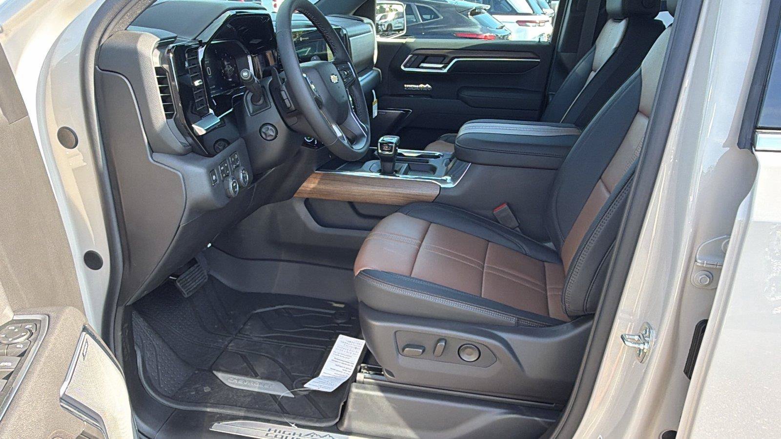 New 2026 Chevrolet Silverado 1500 High Country w/ High Country Premium Package AWD/4WD image 17